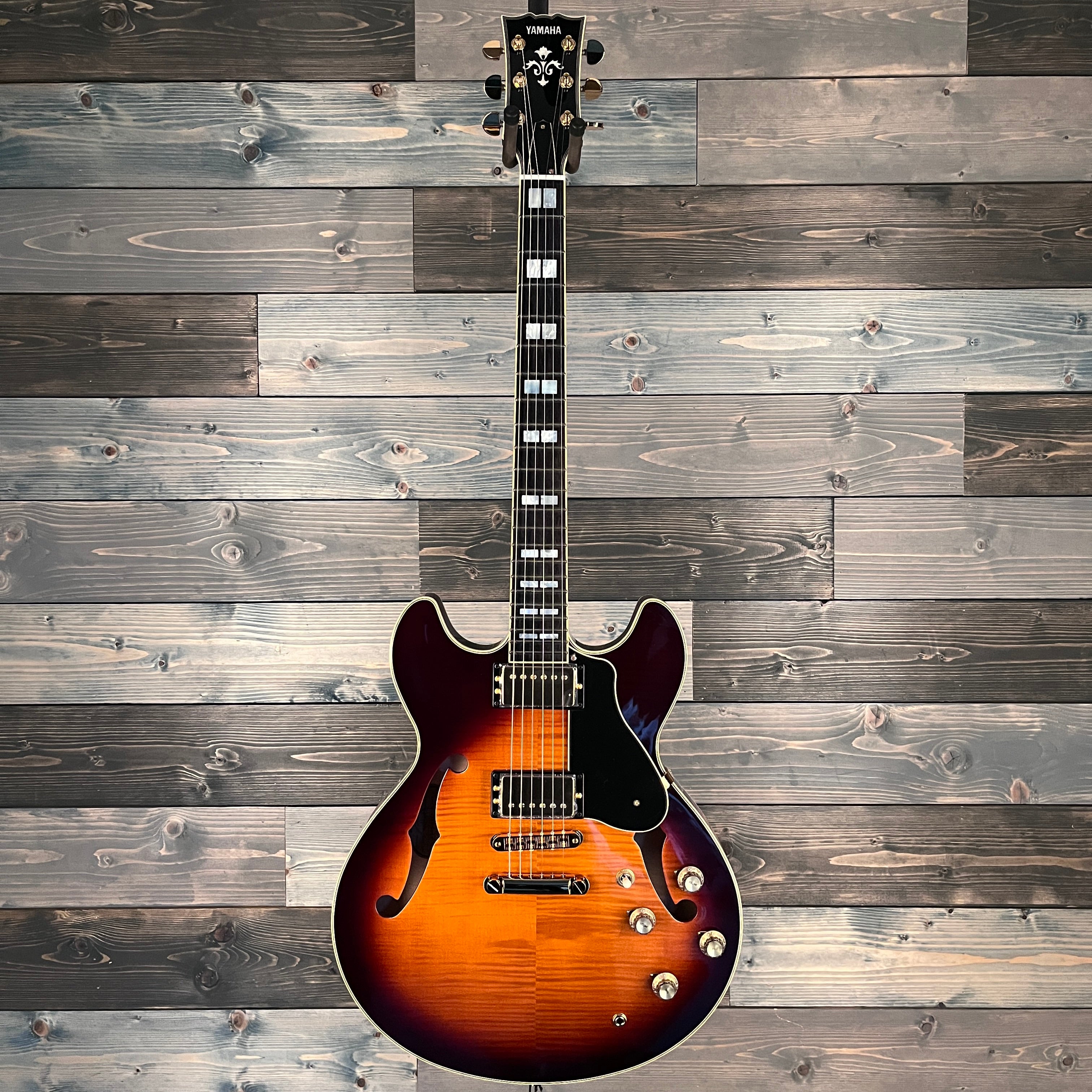 Yamaha SA2200 Semi-Hollow Electric Guitar Brown Sunburst