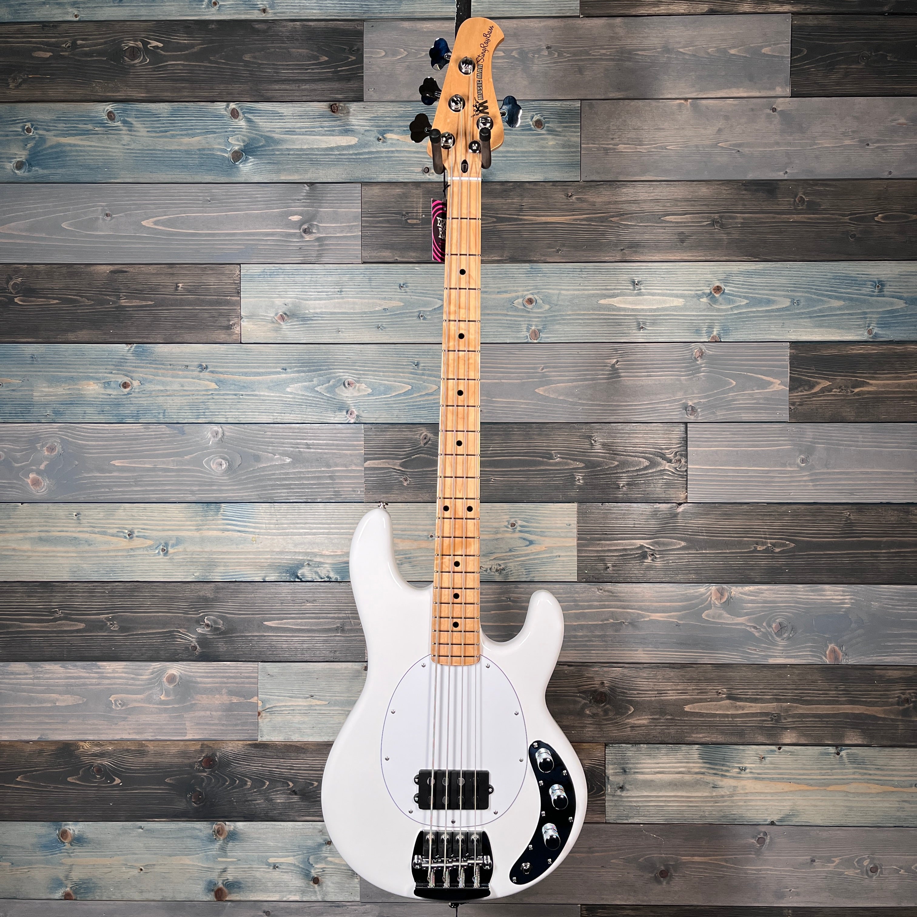 Ernie Ball Music Man Retro '70s StingRay Bass - White