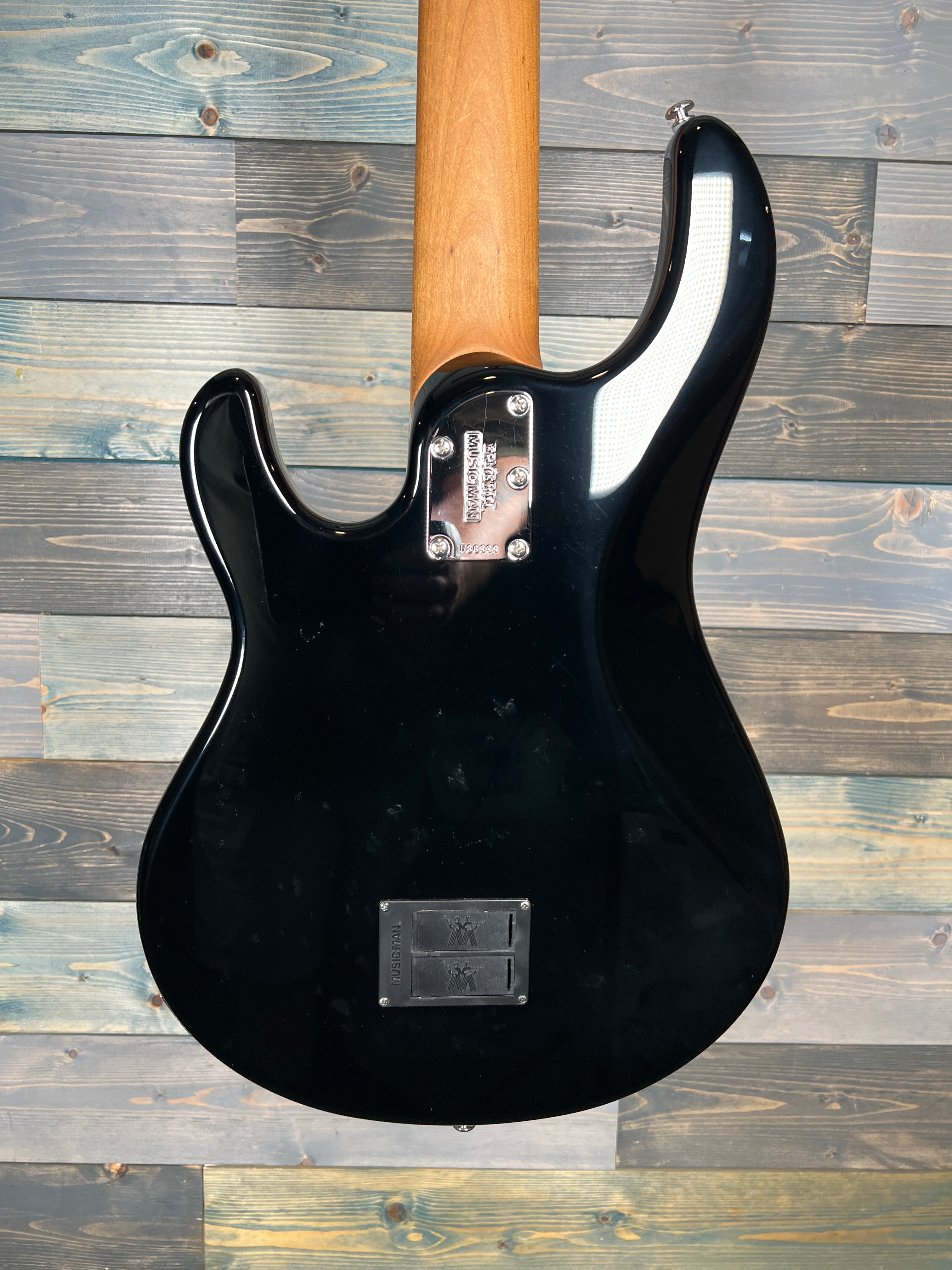 USED Ernie Ball Music Man Stingray 5 H Ebony