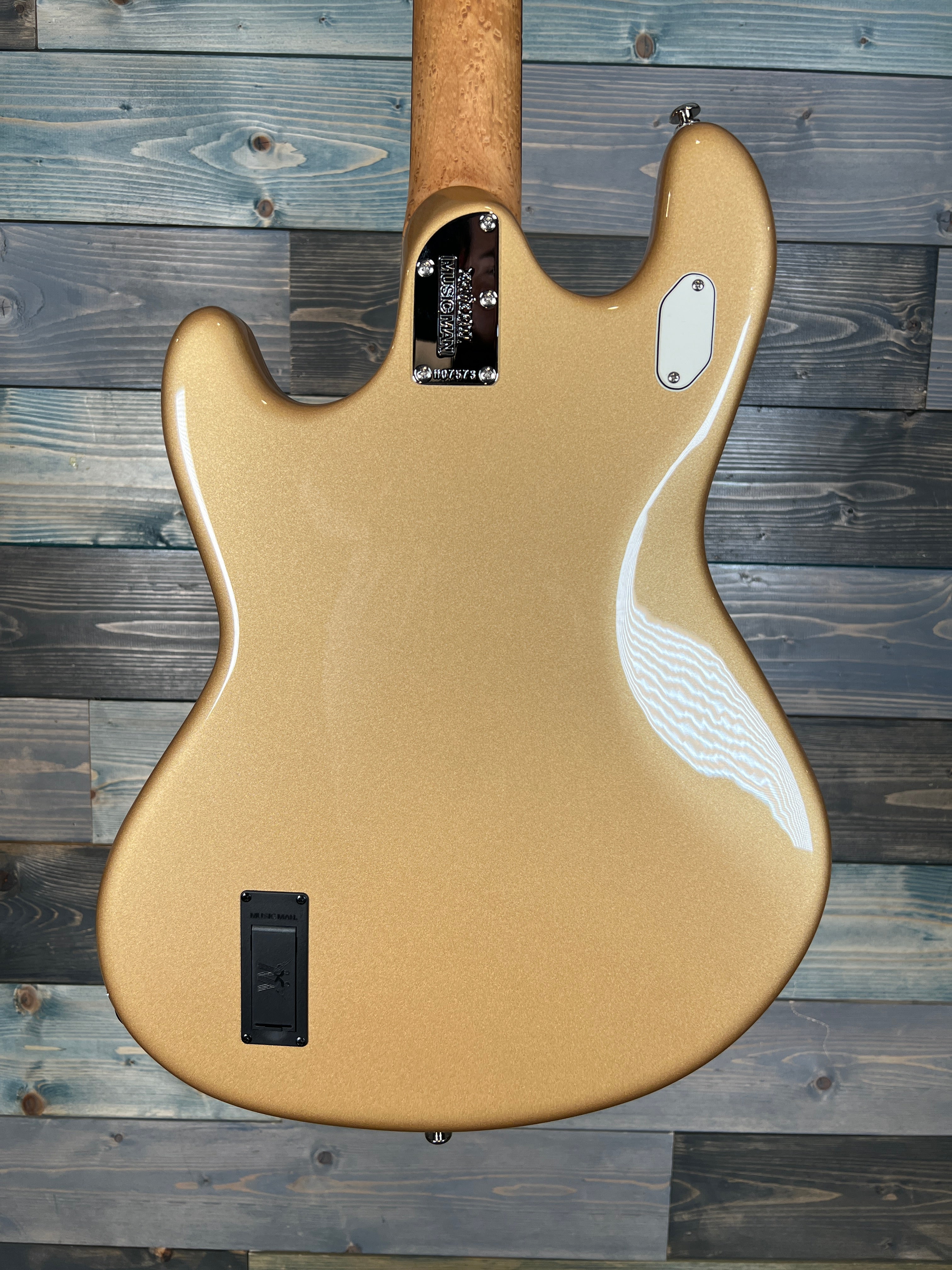 Ernie Ball Music Man StingRay HT Guitar Parchment PG - Golden Delicious