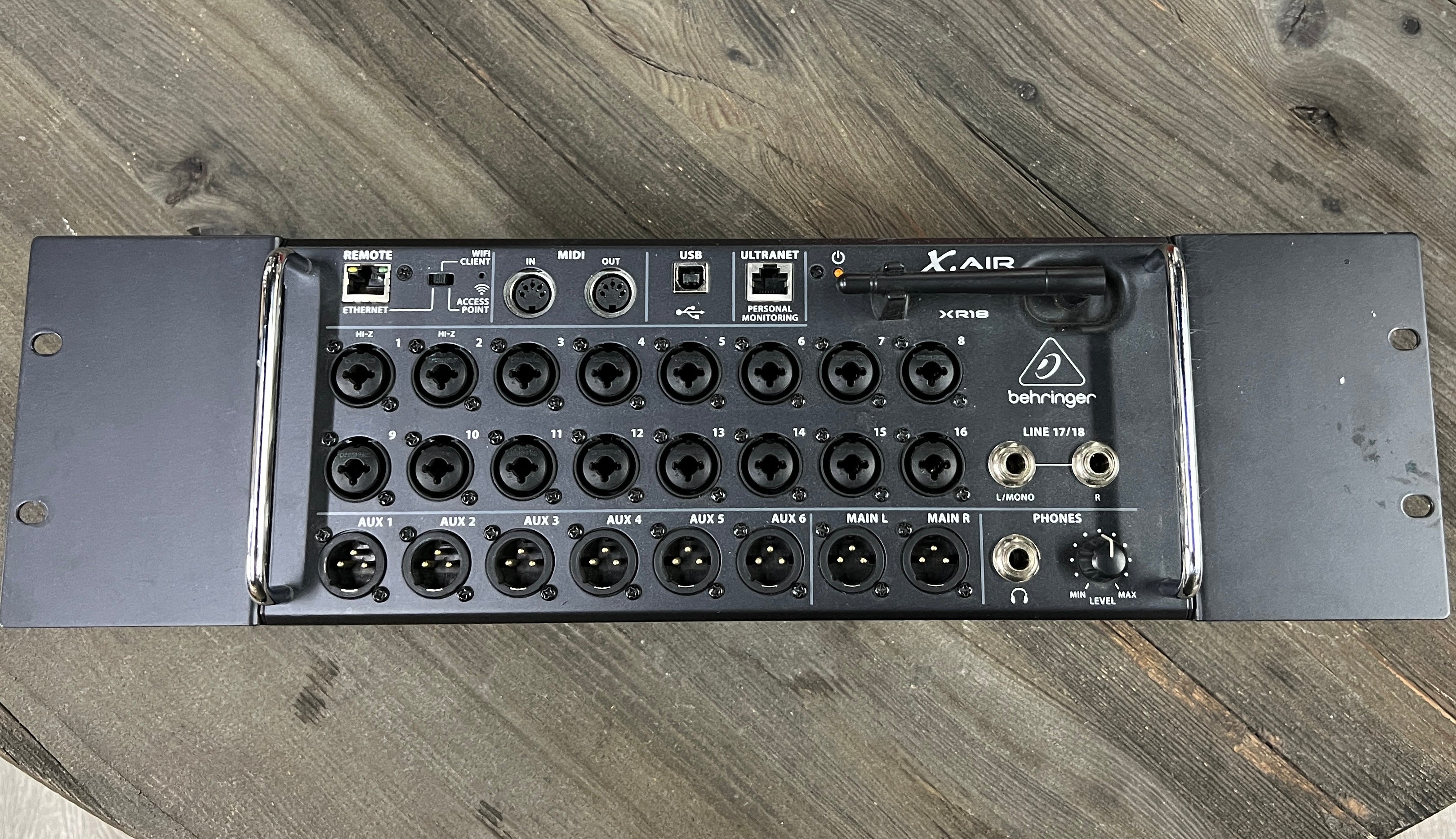 USED Behringer XR18 mixer