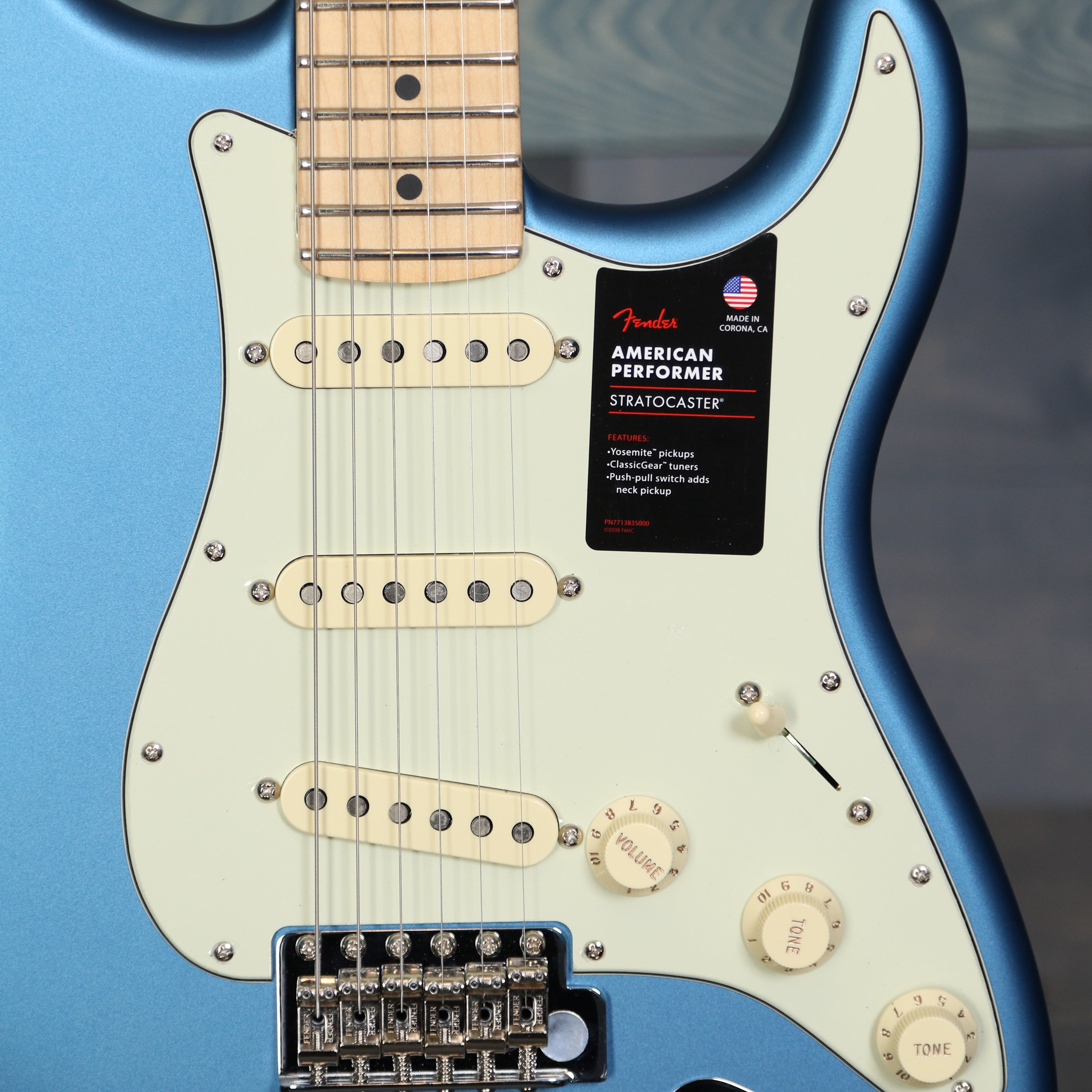 Fender American Performer Stratocaster Maple Fingerboard, Satin Lake Placid Blue