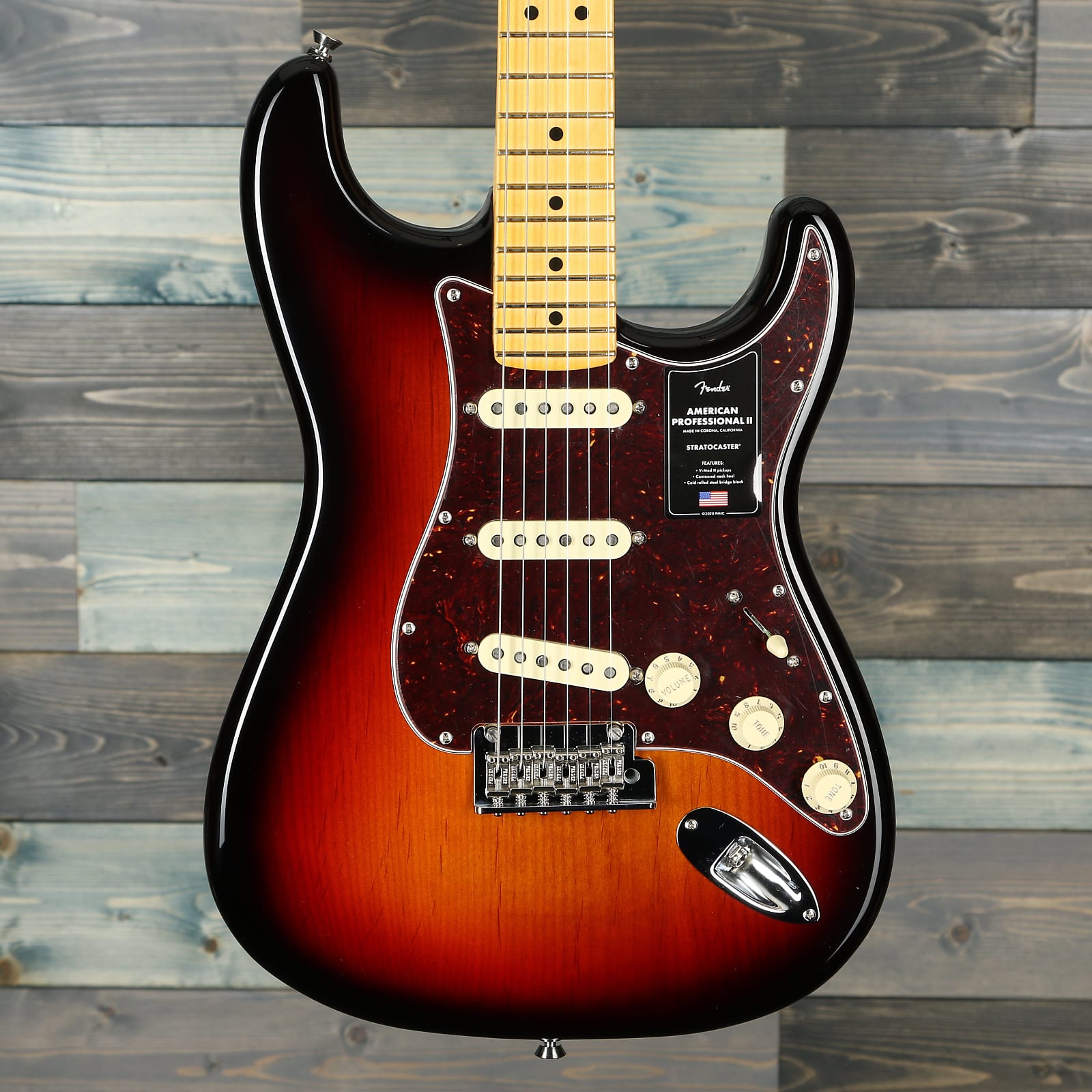 Fender American Professional II Stratocaster, Maple FB, 3-Color Sunburst